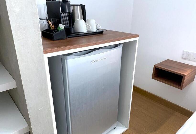 هتل Urban Habitat Executive Suites