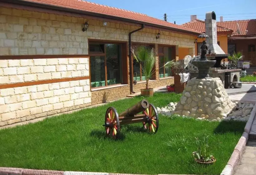 پانسیون Albena Guest House