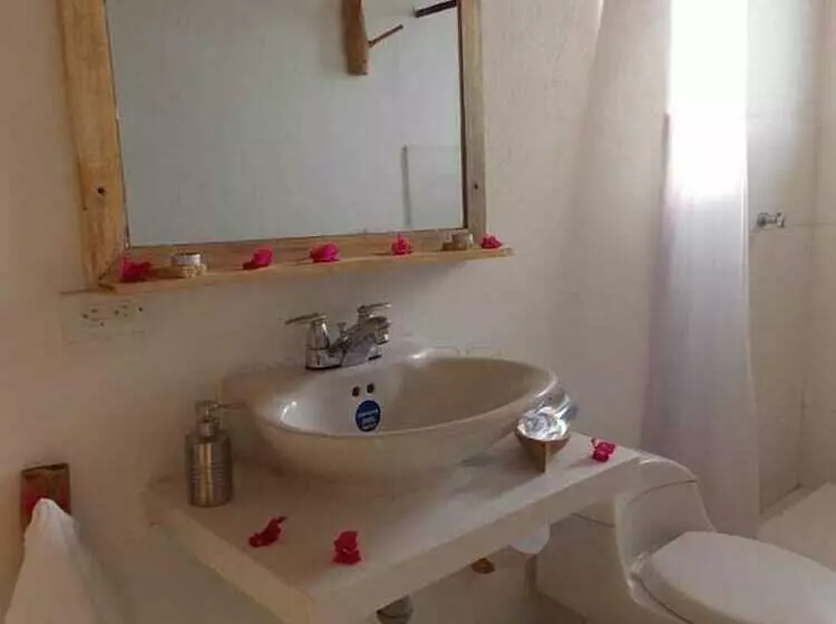 ペンション Casa Sattva  Bed & Breakfast