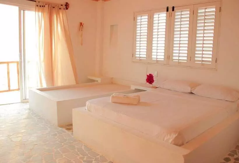 ペンション Casa Sattva  Bed & Breakfast