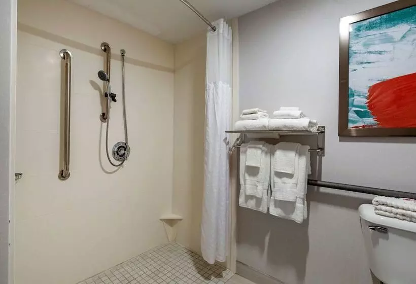 호텔 Comfort Inn & Suites