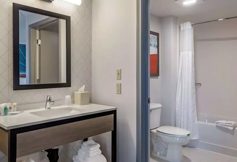 호텔 Comfort Inn & Suites