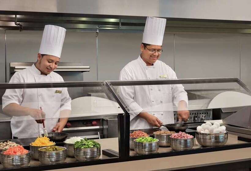 ホテル Embassy Suites By Hilton Atlanta Alpharetta