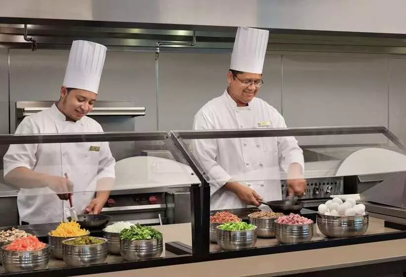 ホテル Embassy Suites By Hilton Atlanta Alpharetta