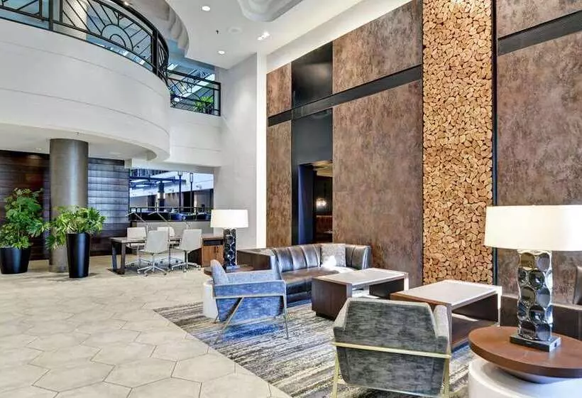 Hotel Embassy Suites By Hilton Minneapolisairport