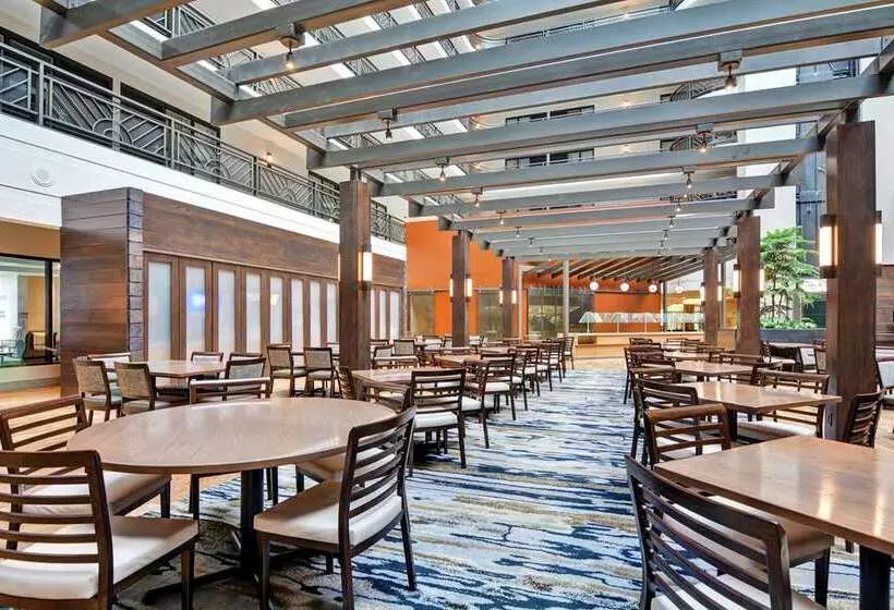 Hotel Embassy Suites By Hilton Minneapolisairport