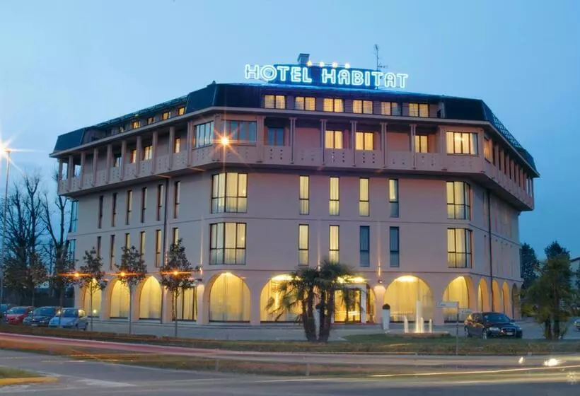 호텔 Habitat