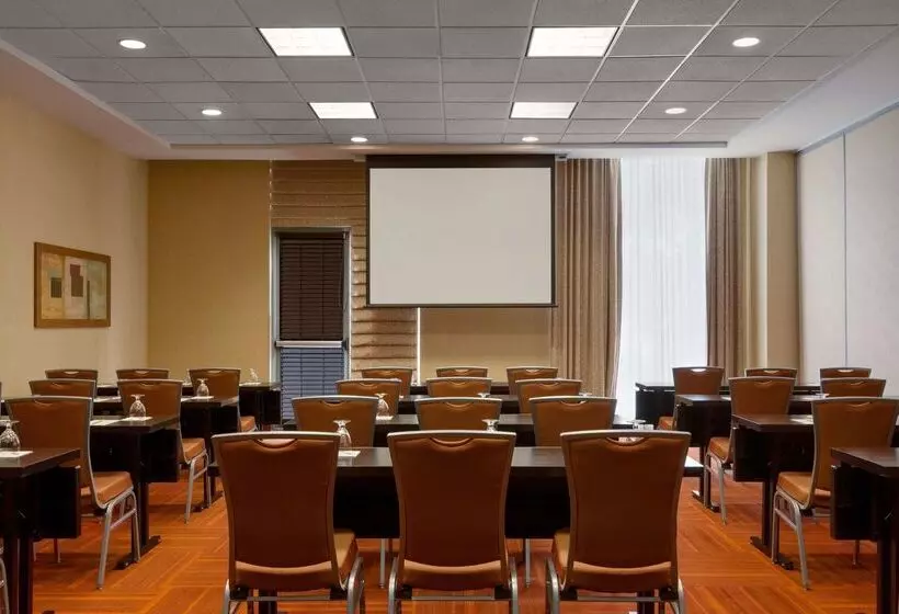 Отель Hilton Garden Inn Atlanta Marietta