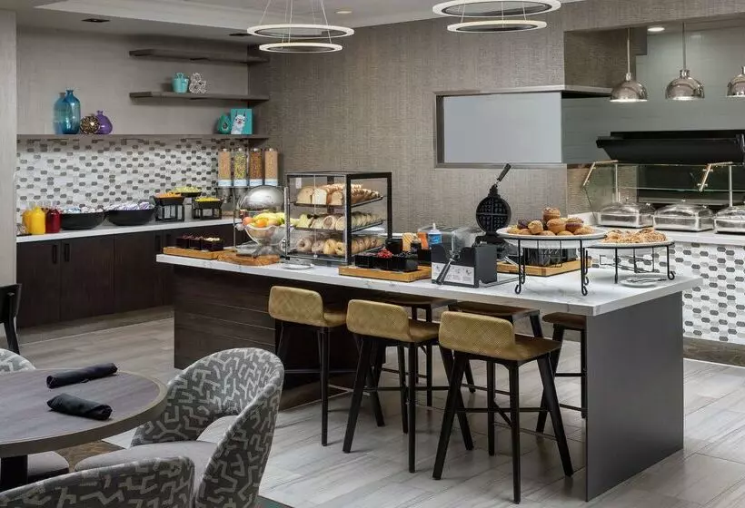 هتل Hilton Garden Inn Yakima Downtown