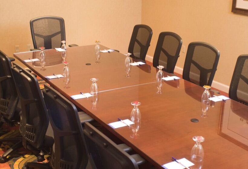 בית מלון כפרי Hilton Garden Inn Yakima Downtown