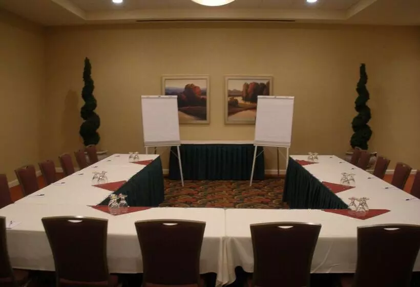 هتل Hilton Garden Inn Yakima Downtown