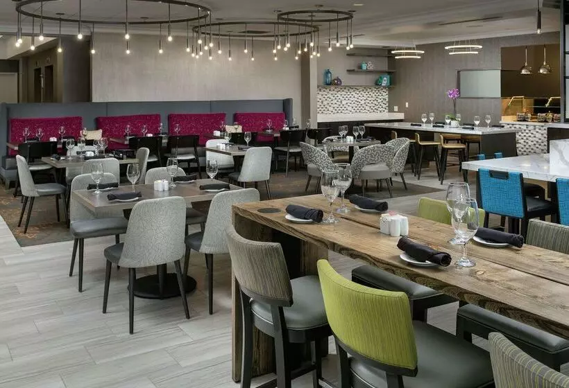 هتل Hilton Garden Inn Yakima Downtown