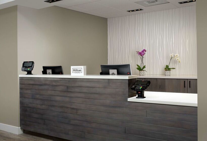 בית מלון כפרי Hilton Garden Inn Yakima Downtown