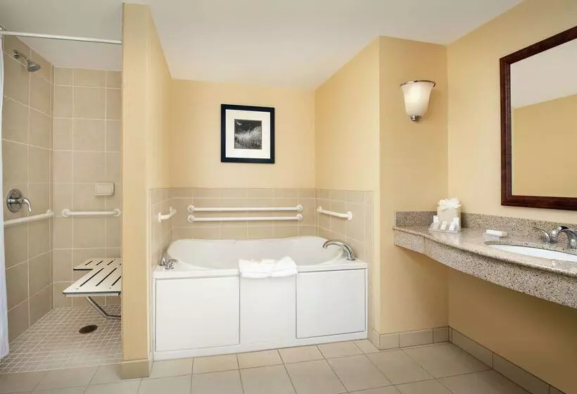 هتل Hilton Garden Inn Yakima Downtown