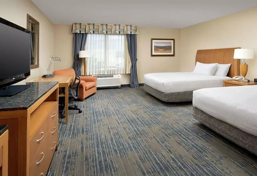 هتل Hilton Garden Inn Yakima Downtown