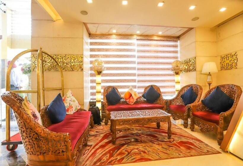 هتل Hk Clarks Innamritsar