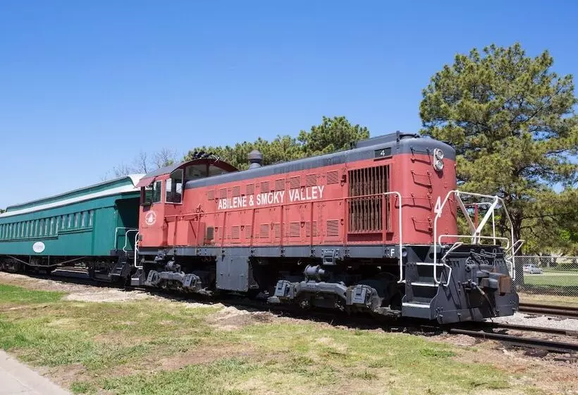 בית מלון כפרי Abilene Inn & Suites