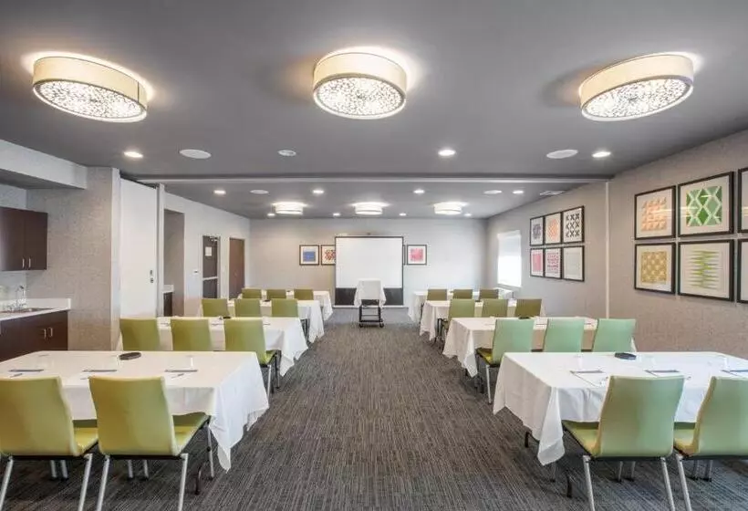 Holiday Inn Express Hotel & Suites Altoona Des Moines, An Ihg