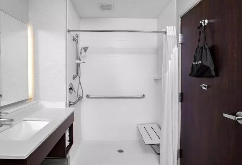 Holiday Inn Express Hotel & Suites Altoona Des Moines, An Ihg