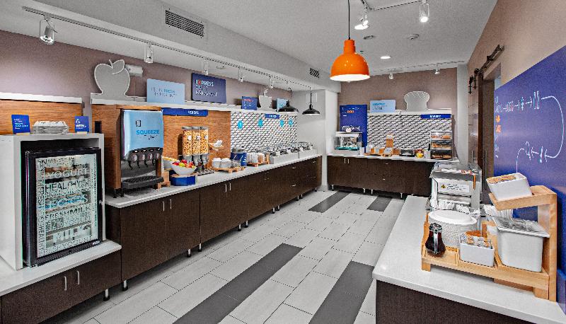 Holiday Inn Express Hotel & Suites Altoona Des Moines, An Ihg