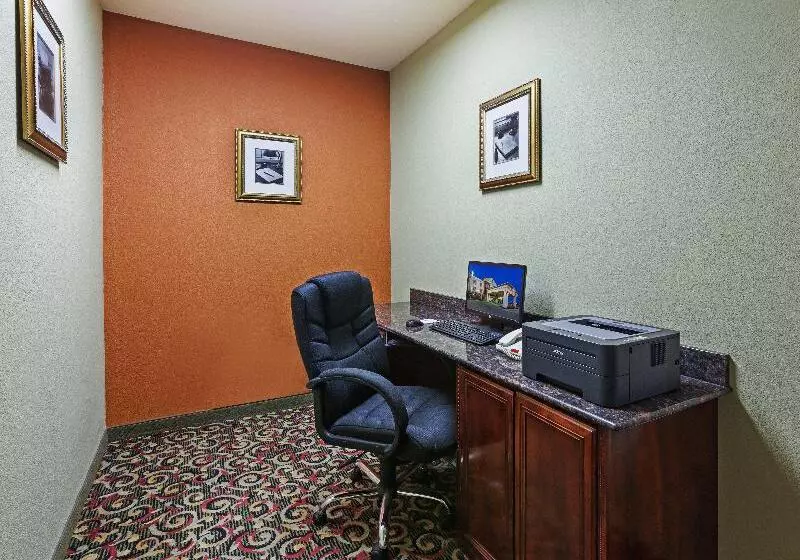 호텔 Holiday Inn Express & Suites East Amarillo By Ihg