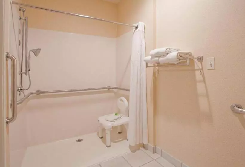 Holiday Inn Express Hotel & Suites Beatrice, An Ihg