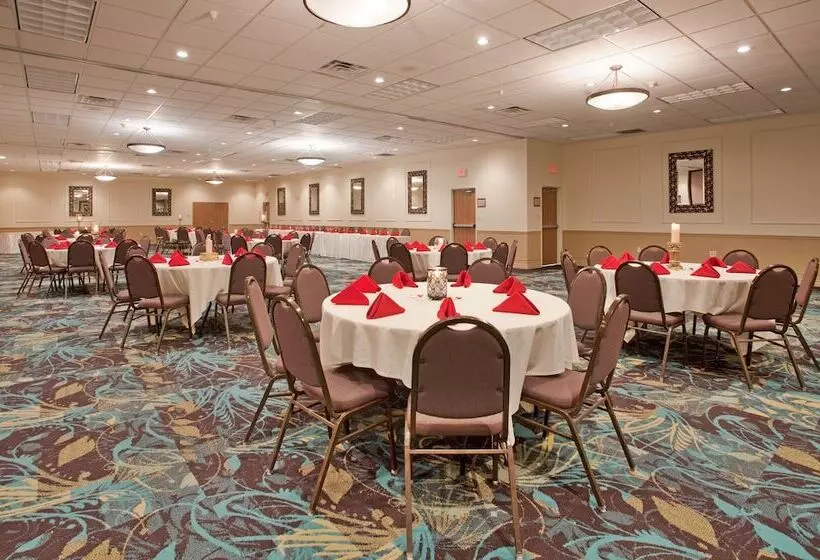 Holiday Inn Express Hotel & Suites Beatrice, An Ihg