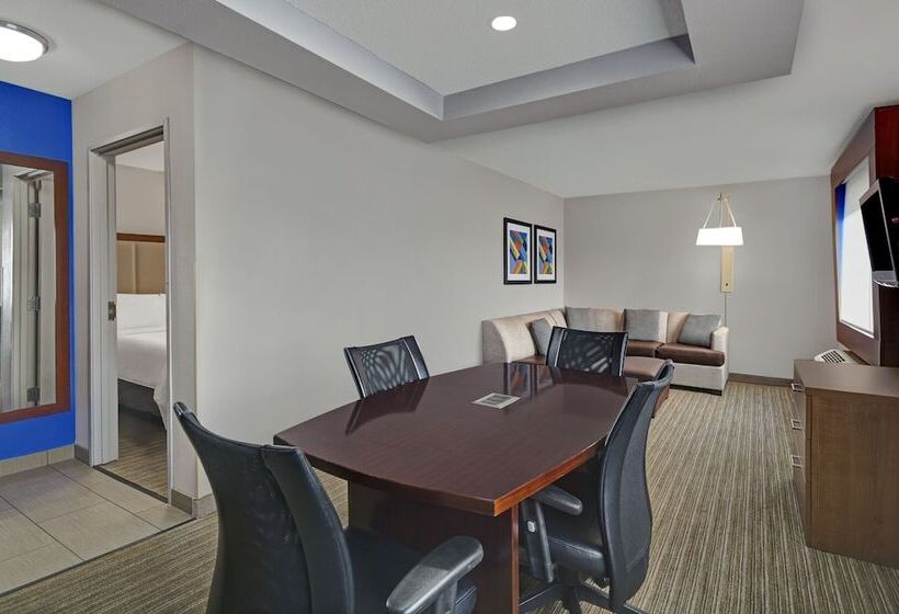 Отель Holiday Inn Express Adrian, An Ihg