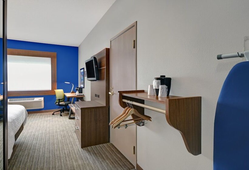 Отель Holiday Inn Express Adrian, An Ihg