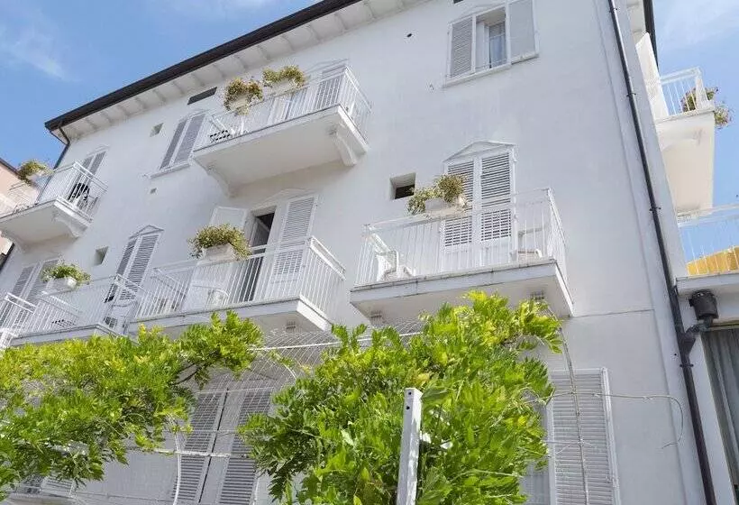 هتل Italia Boutique