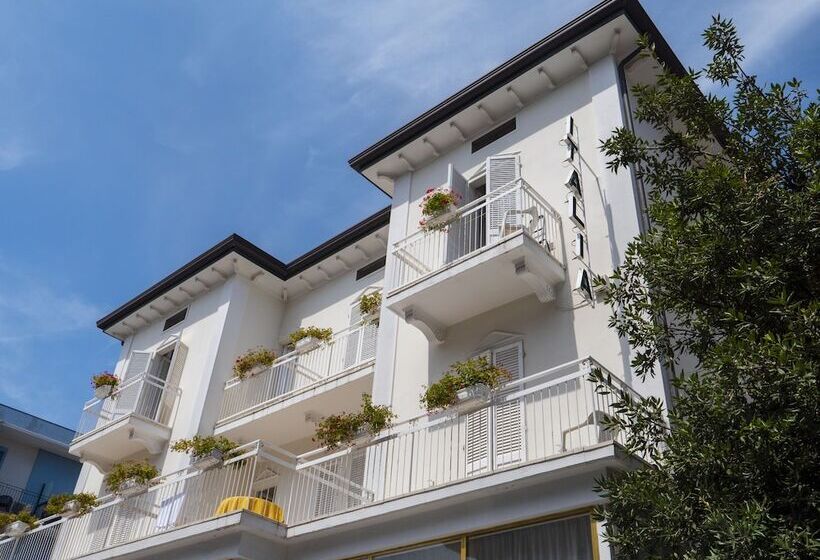 هتل Italia Boutique