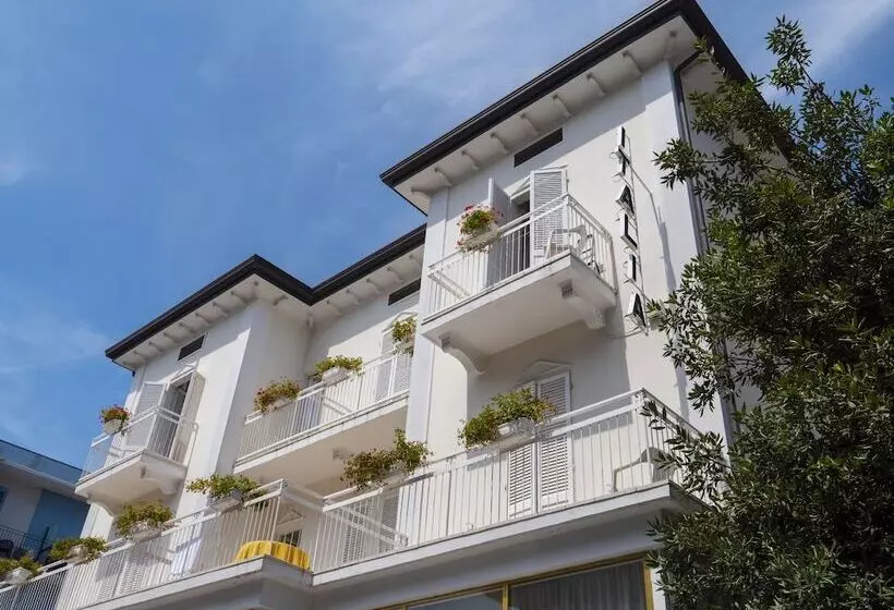 هتل Italia Boutique