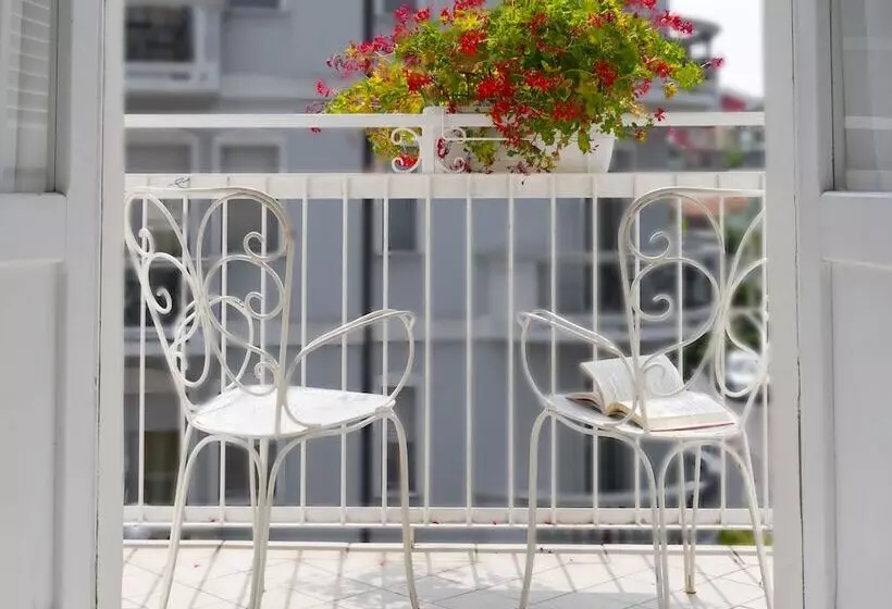 هتل Italia Boutique