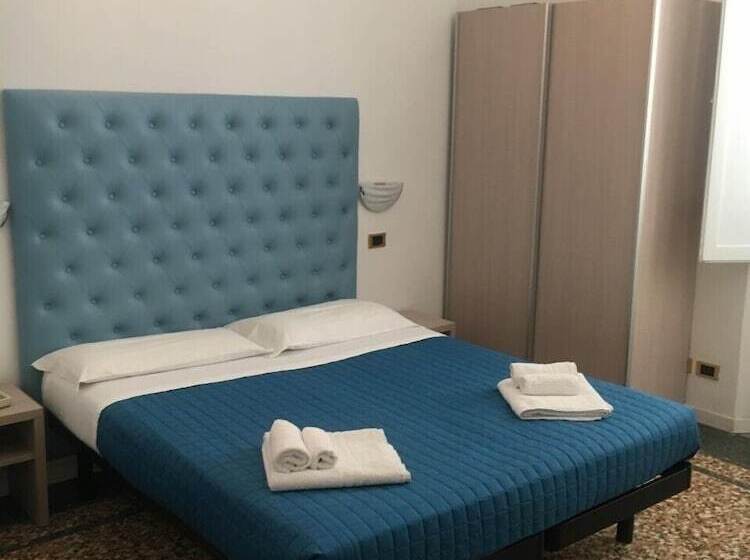 هتل Italia Boutique