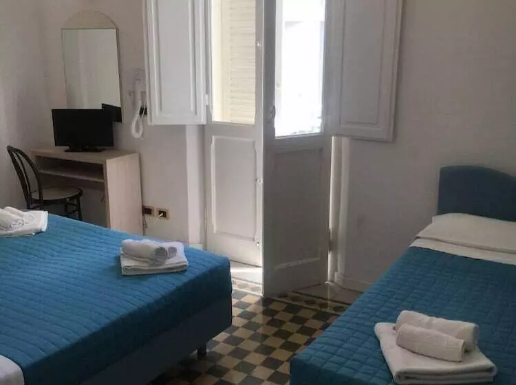 هتل Italia Boutique