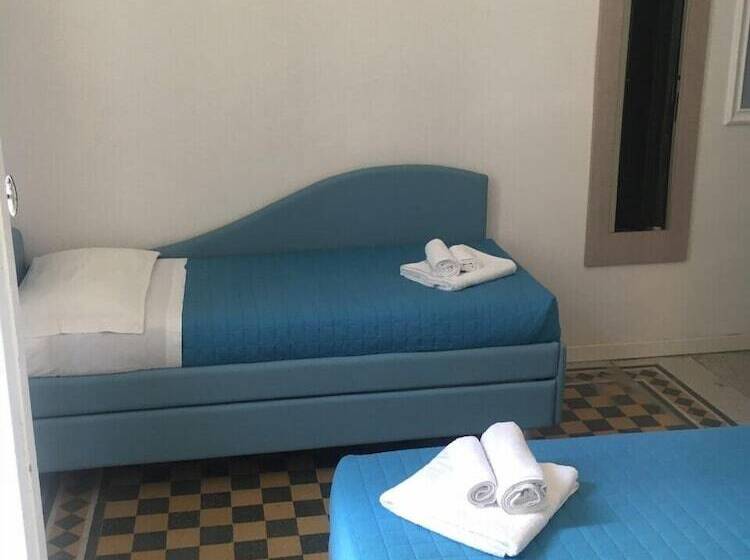 هتل Italia Boutique