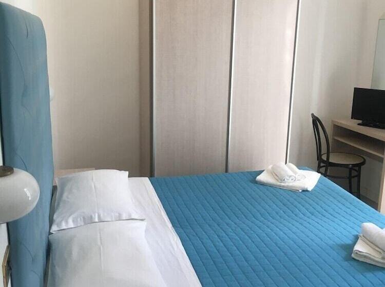 هتل Italia Boutique