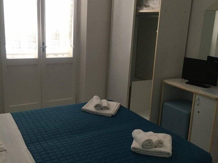 هتل Italia Boutique