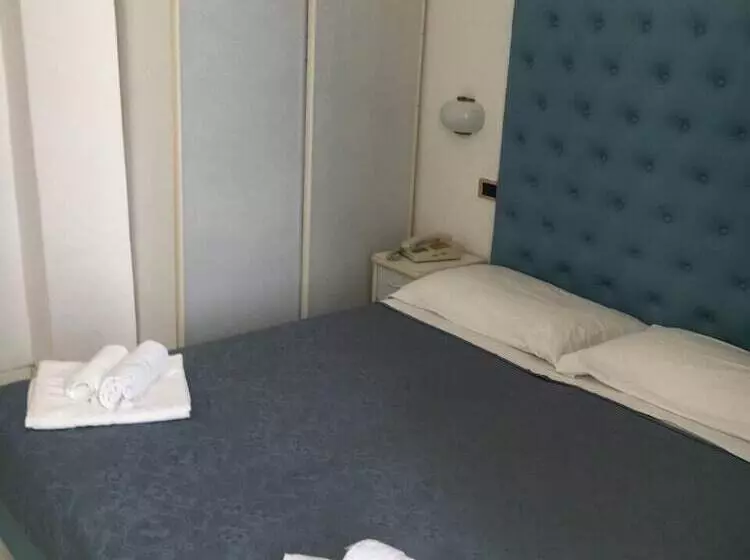 هتل Italia Boutique