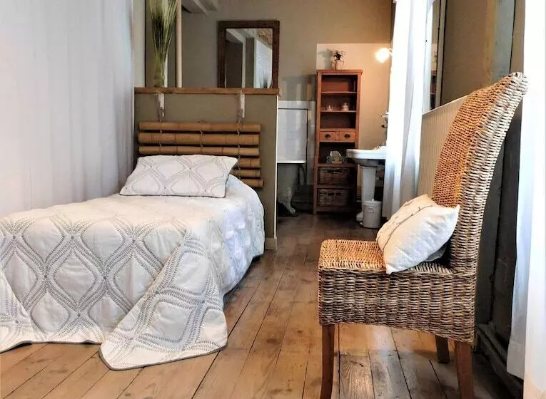 Отель Prieuré Saint Louis Maison D Hôtes