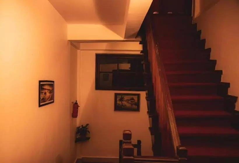 ホテル Rhenock House