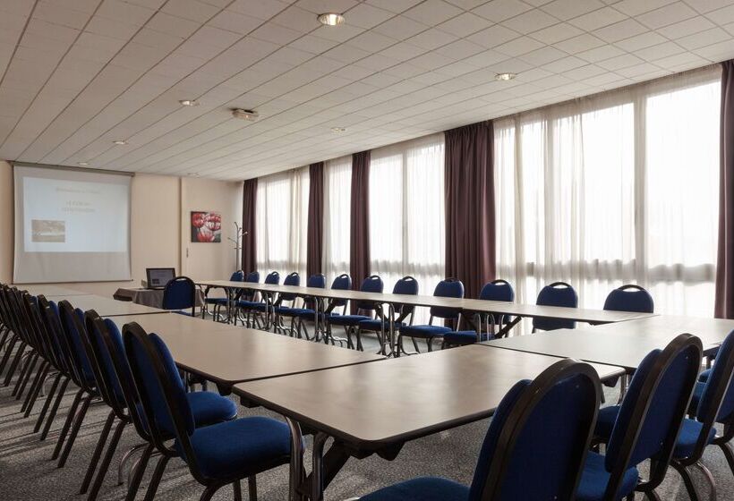 Отель The Originals City, Hôtel Le Forum, Strasbourg Nord