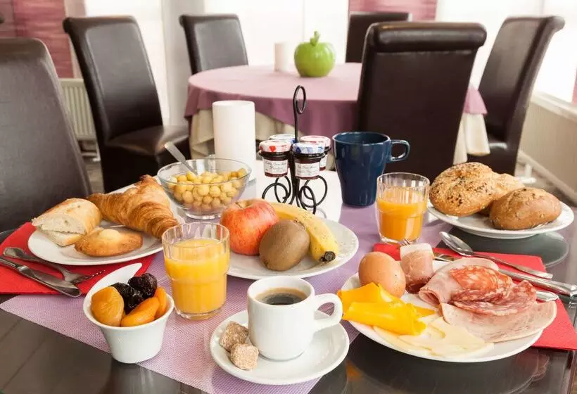 בית מלון כפרי The Originals City, Hôtel Le Forum, Strasbourg Nord