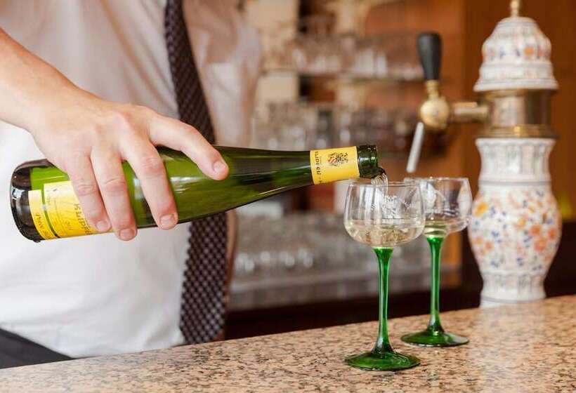 Отель The Originals City, Hôtel Le Forum, Strasbourg Nord