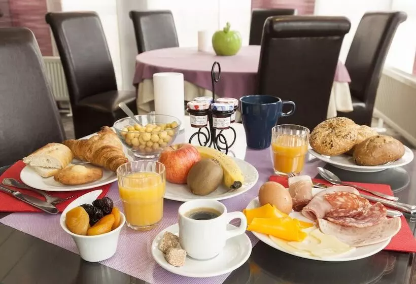 בית מלון כפרי The Originals City, Hôtel Le Forum, Strasbourg Nord