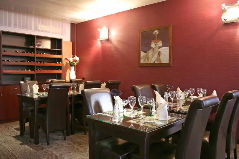 בית מלון כפרי The Originals City, Hôtel Le Forum, Strasbourg Nord