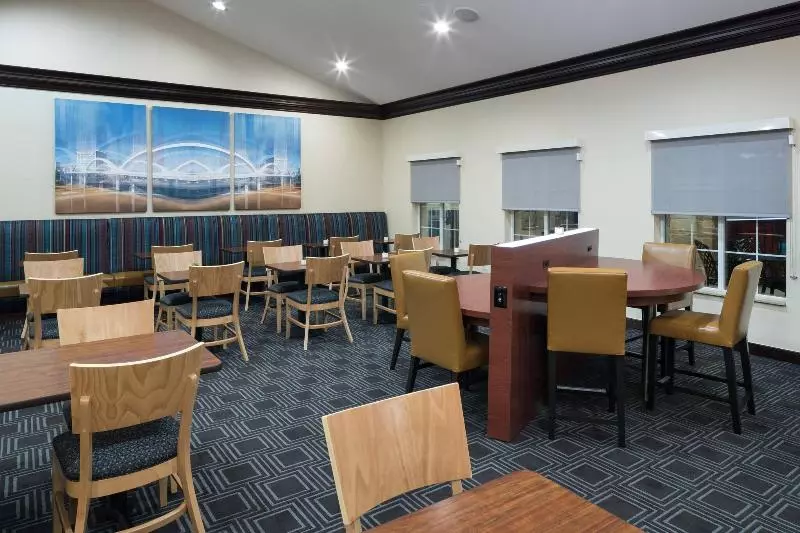 هتل Towneplace Suites Fort Worth Downtown