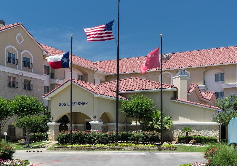 هتل Towneplace Suites Fort Worth Downtown