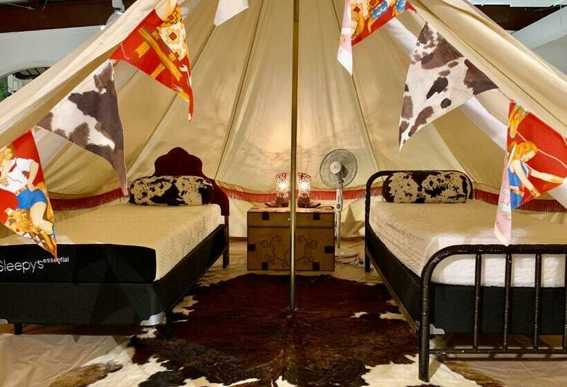 فندق صغير Lone Star Glamp Inn