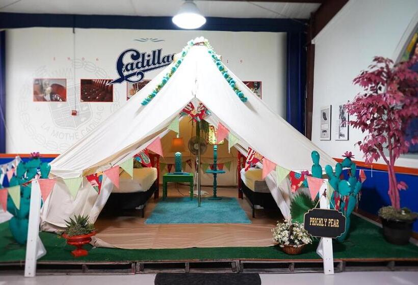 فندق صغير Lone Star Glamp Inn